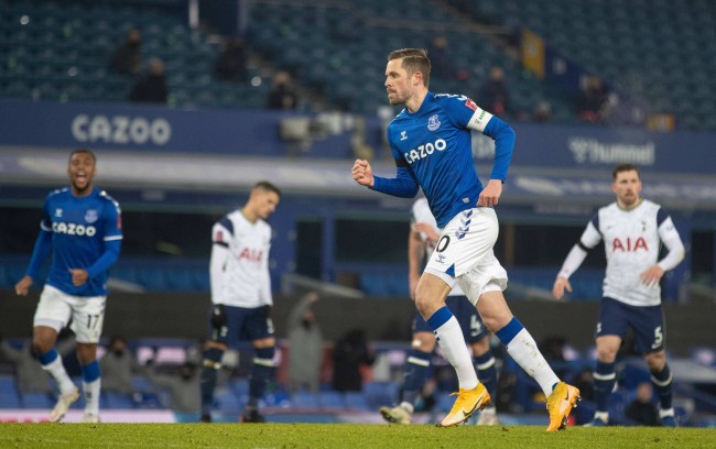 上场都备受 上场都备受